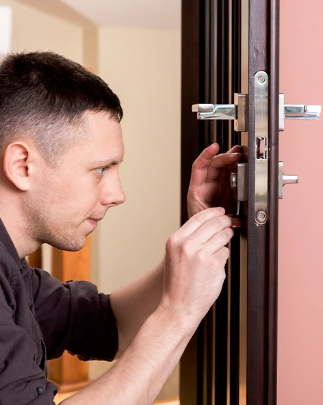 : Professional Locksmith For Commercial And Residential Locksmith Services in Lakewood, CA
