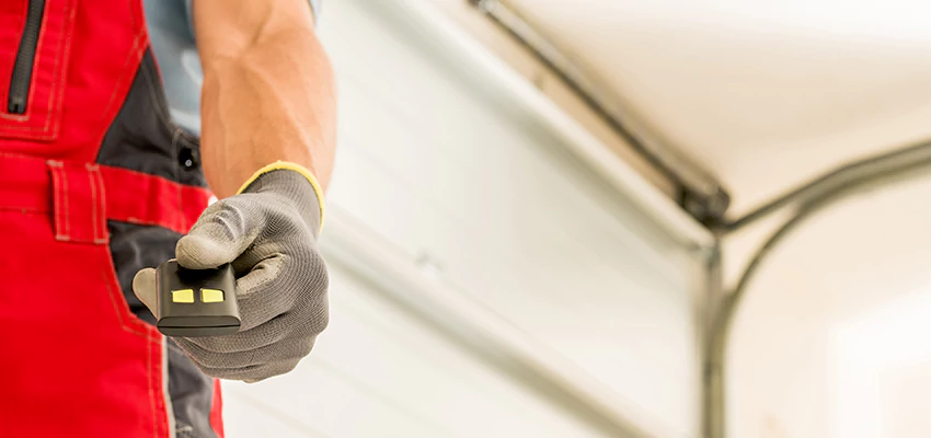 Residential Garage Door Security in Lakewood, California