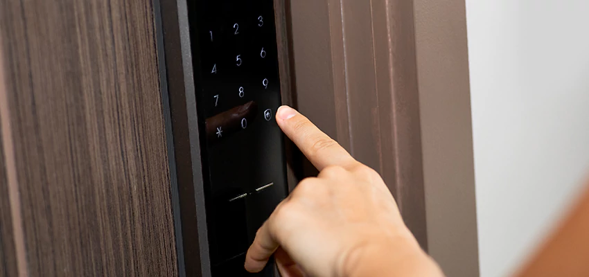 Smart Electric Locks Replacement Services in Lakewood, CA