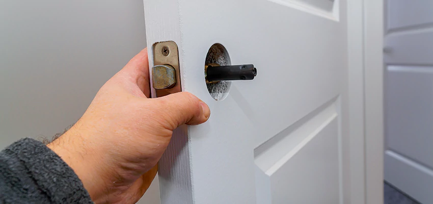 Nighttime Locksmith For Lock Repair in Lakewood, CA
