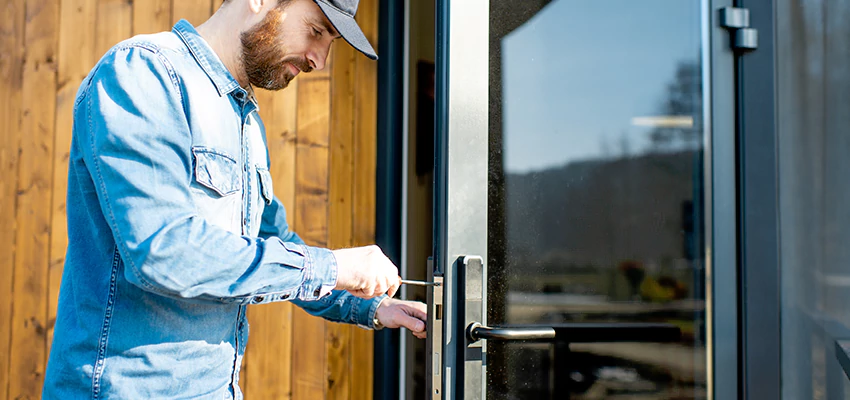 Frameless Glass Storefront Door Locks Replacement in Lakewood, CA