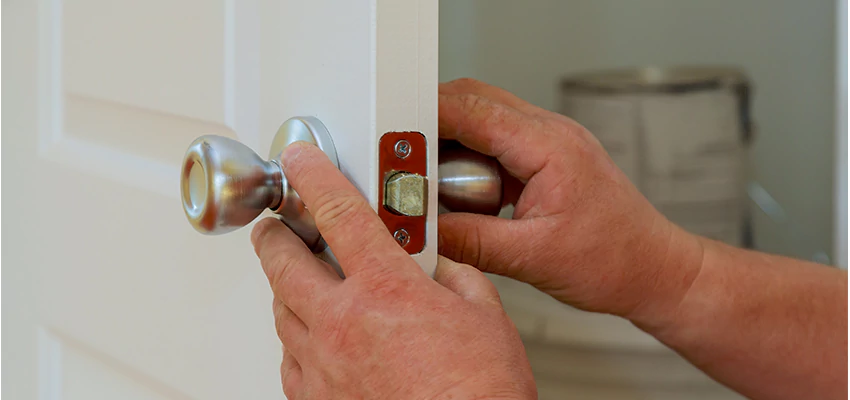 AAA Locksmiths For lock Replacement in Lakewood, California