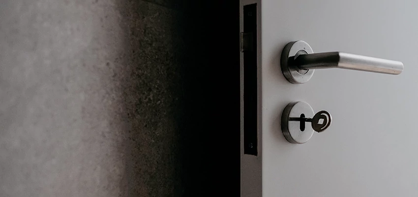 Front Door Handle Repair And Installation in Lakewood, CA